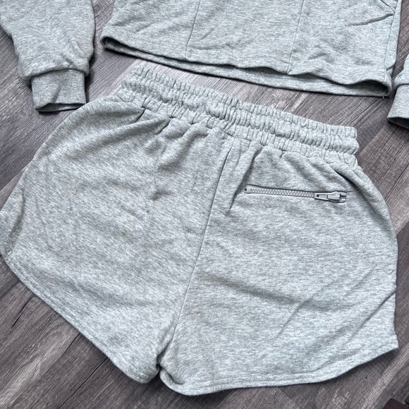 Two piece sweat suit - Picture 4 of 6